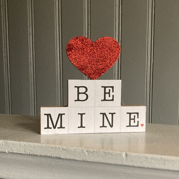 NWT BE MINE Glittered Red ❤️ Stacked Block Letters Wooden Decoration Sign - Picture 5 of 9